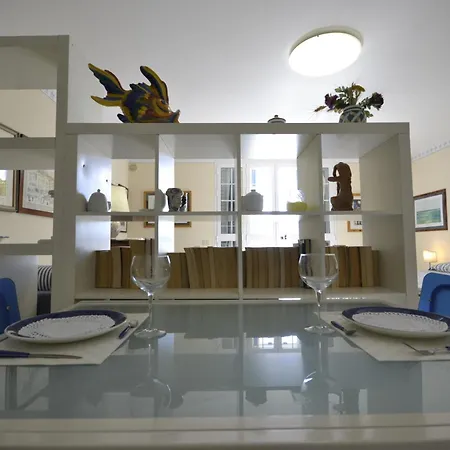 Valentina Landhuis *